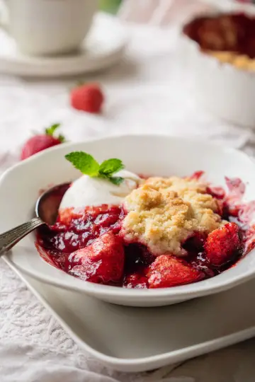 strawberry cobbler recipe