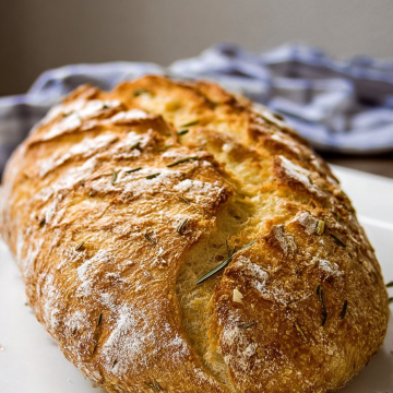 Crusty Roasted Garlic and Rosemary Bread