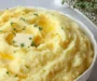 The BEST Mashed Potatoes Recipe (Easy & Creamy)